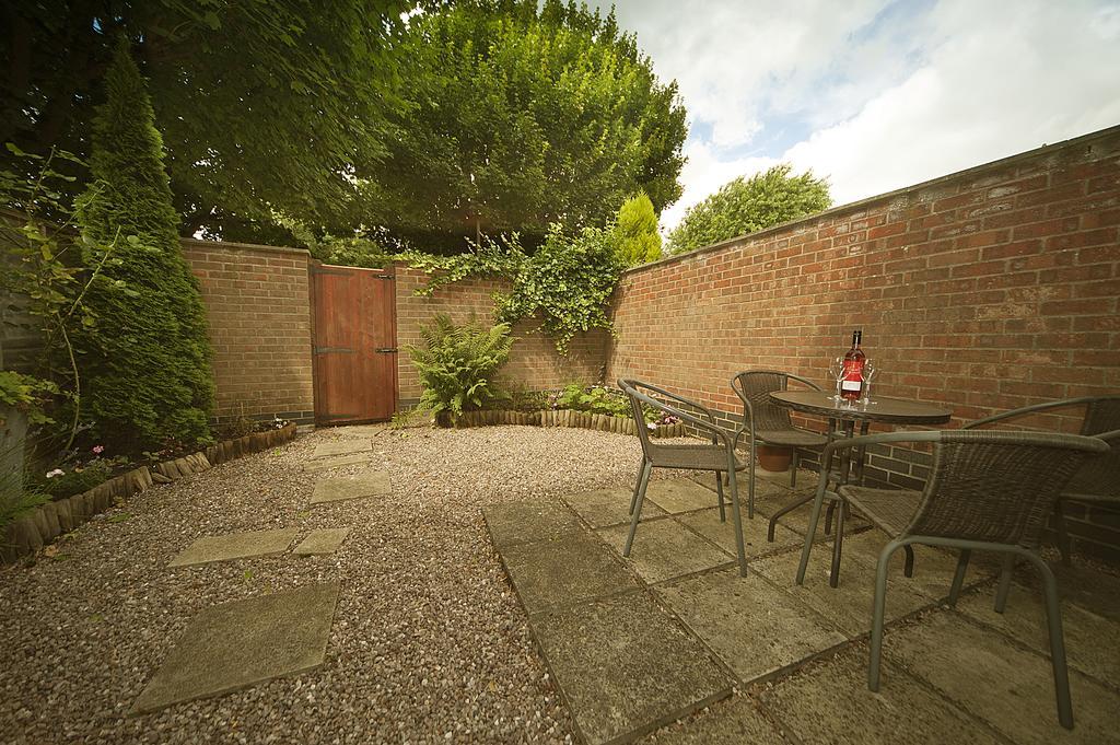 Grayz Townhouse - Free Onsite Parking For 2 Cars Villa Lincoln Værelse billede