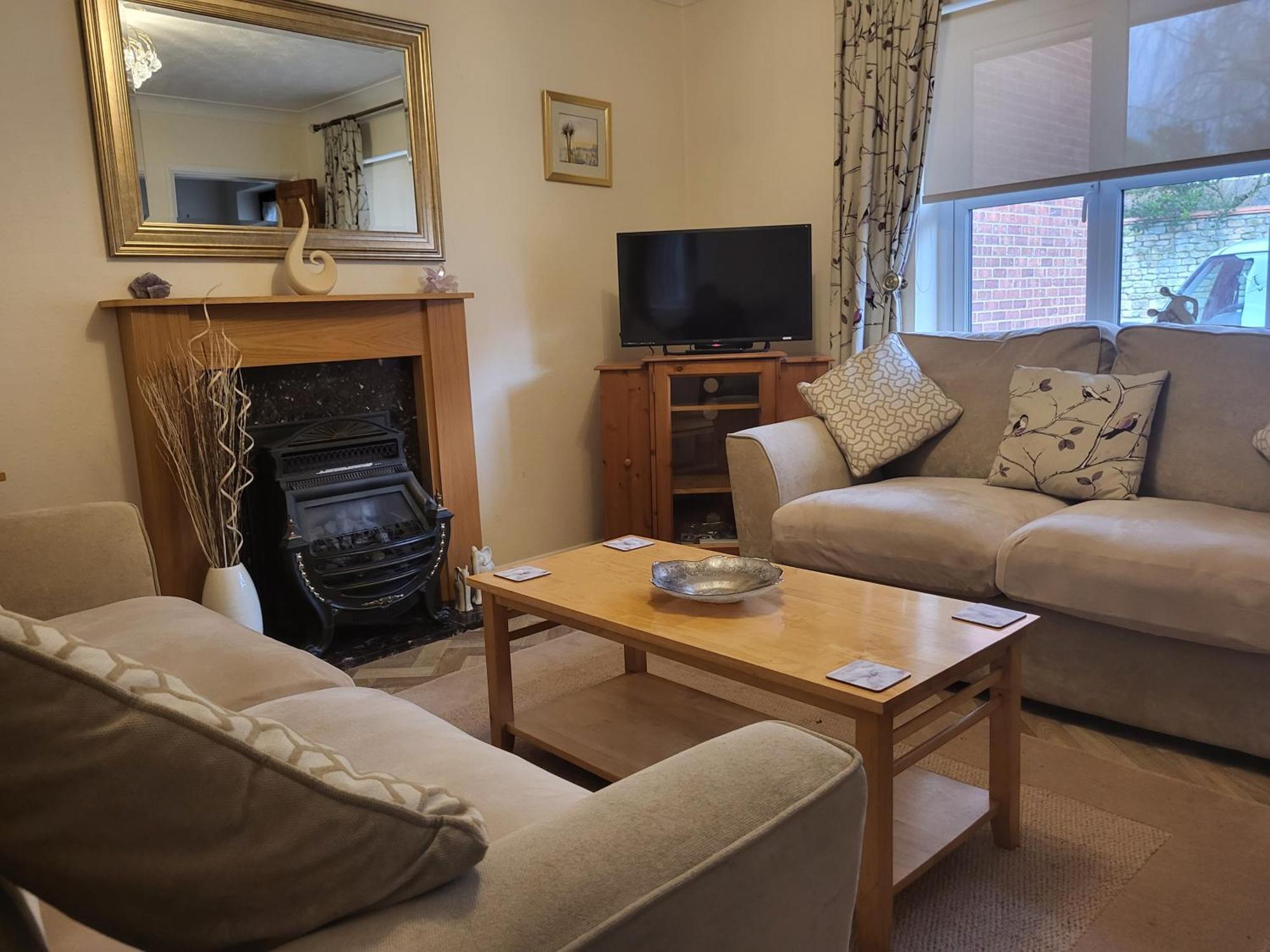 Grayz Townhouse - Free Onsite Parking For 2 Cars Villa Lincoln Eksteriør billede